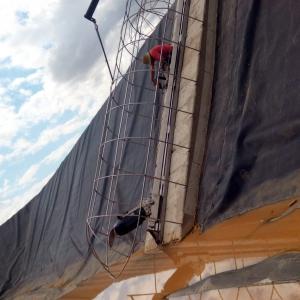 Instalación de agitadores sumergidos inclinados a 45º 